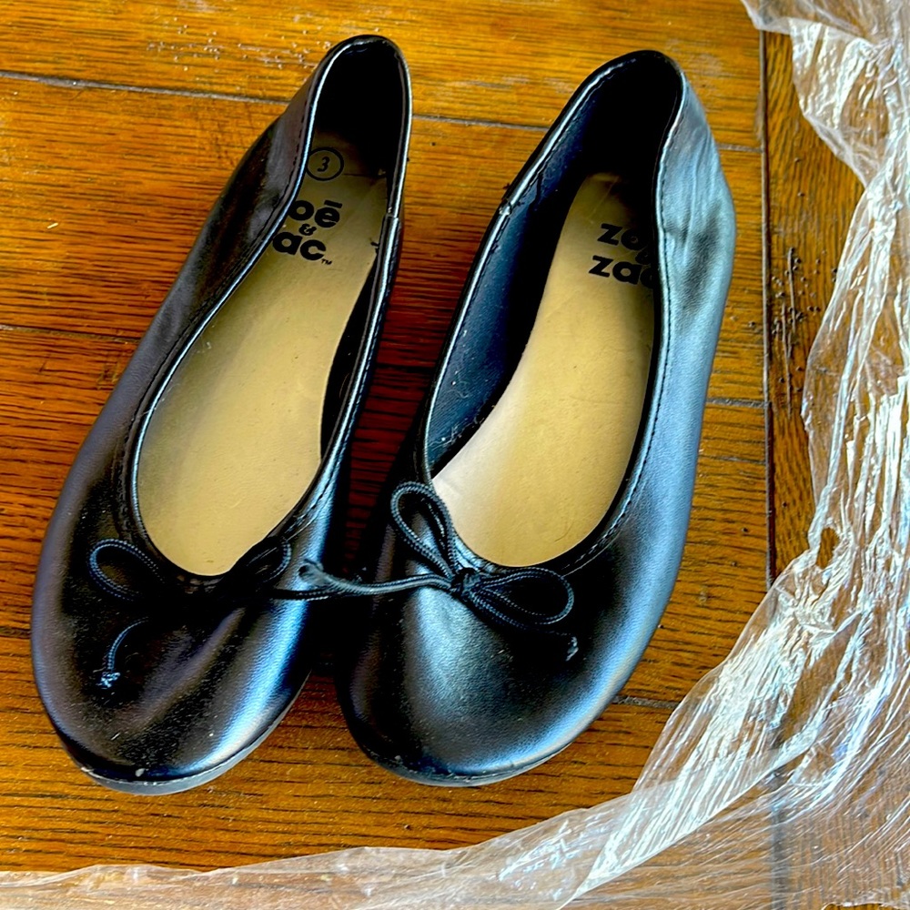 Girls black flats